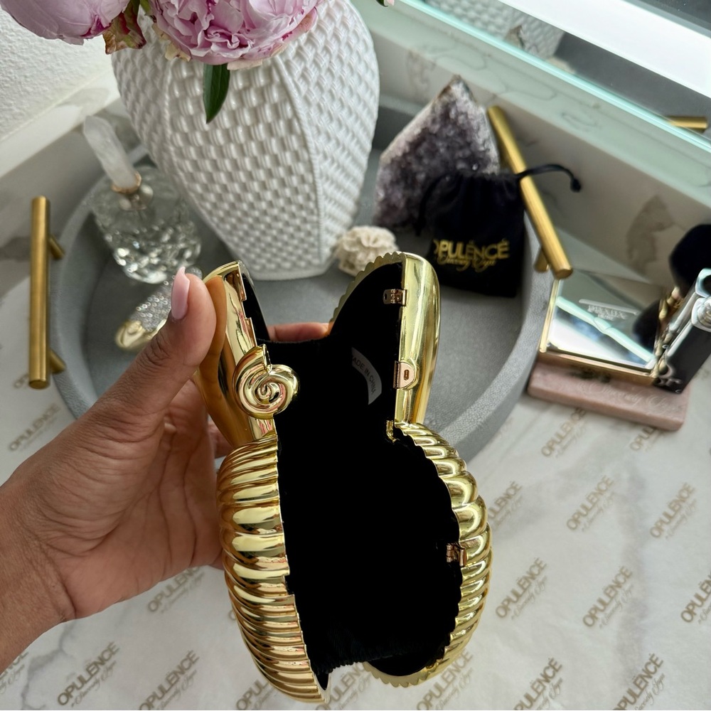 Gold Shell Clutch - Picture 3 of 5